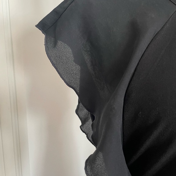 Black shirt with flared sleeves - Picture 2 of 5